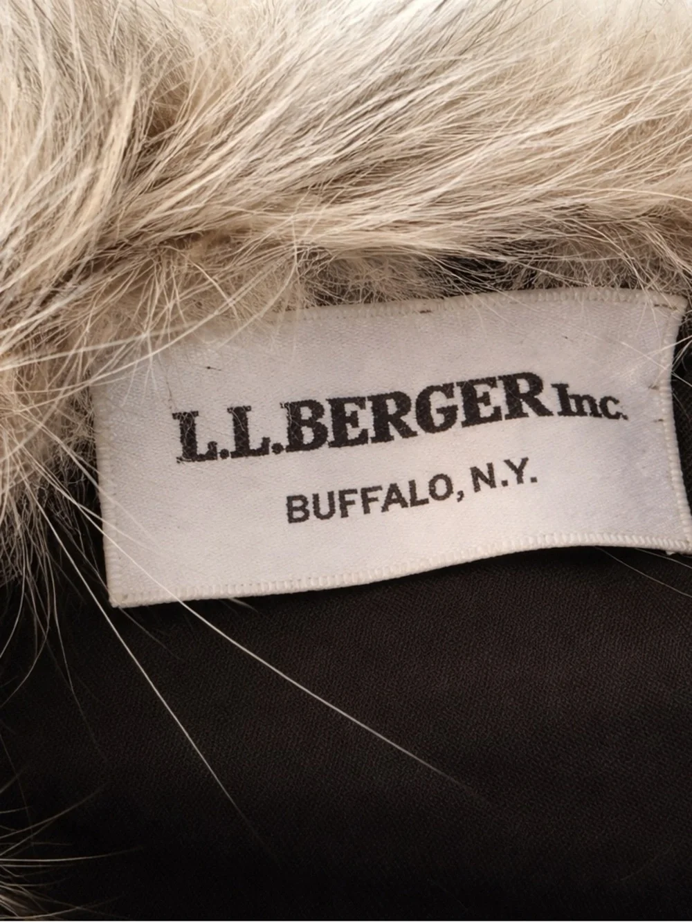 Vintage fur hat by LL Berger- S & M - Picture 2 of 2